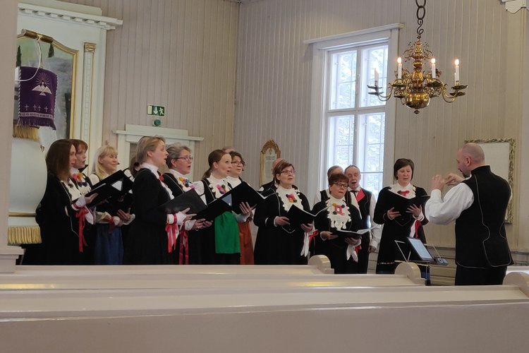 Kaustisen hääkuoro Kinnulan kirkossa 9. huhtikuuta 2019